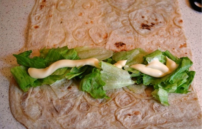 Lavash with chicken: forming a mini-rule for a snack