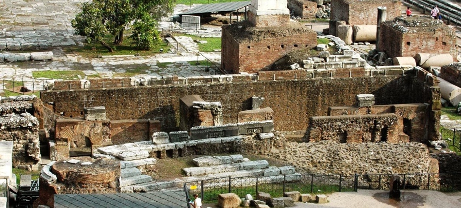 A névjegyzék Tribune, a római fórum