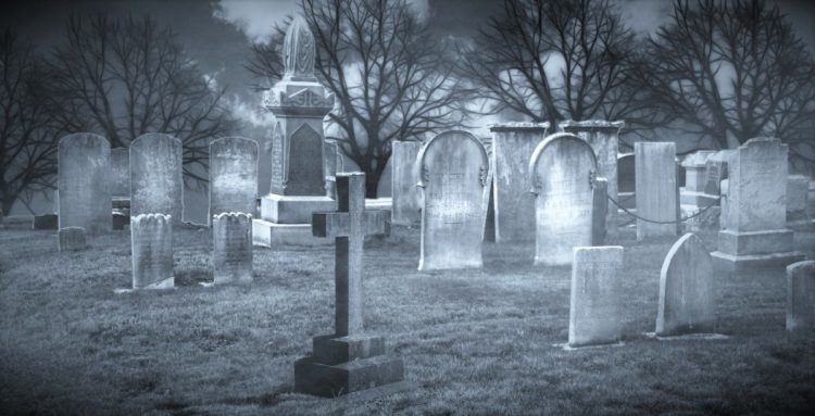 Частое посещение кладбища опасно для вашего энергетического здоровья