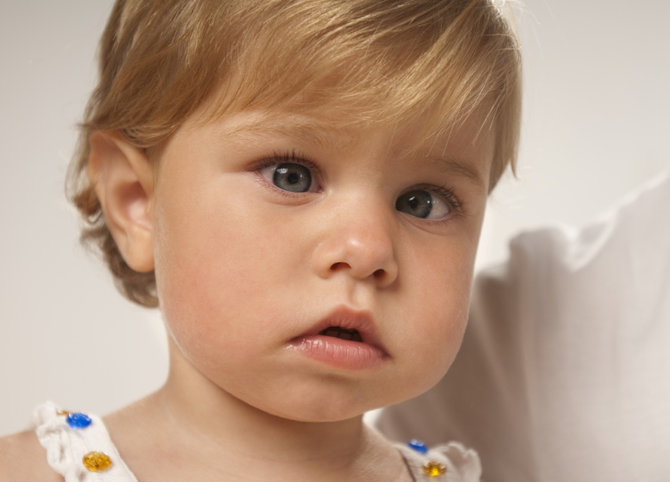 S strabizmom pri otrocih je motena vzporednost vizualnih osi oči.