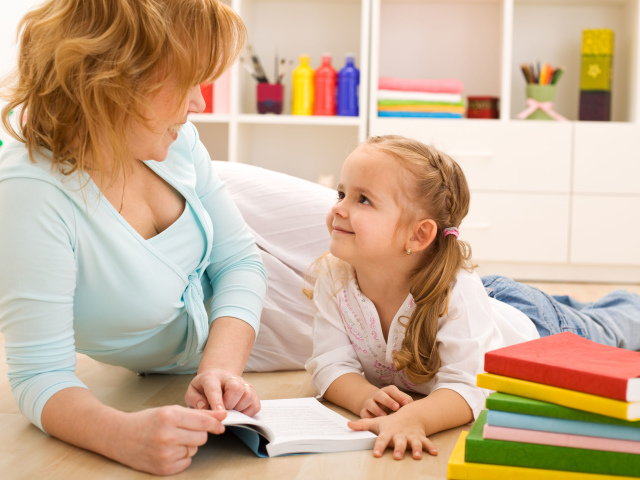 Come insegnare rapidamente a un bambino a leggere in sillabe? Come insegnare a un bambino a leggere sillabe a casa? Impariamo a leggere il bambino a 4, 5, 6, anni per sillabe: giochi, esercizi, video, testi per la lettura in sillabe, suggerimenti