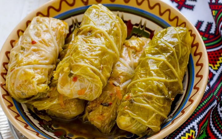 Délicieux rouleaux de chou avec de la viande hachée