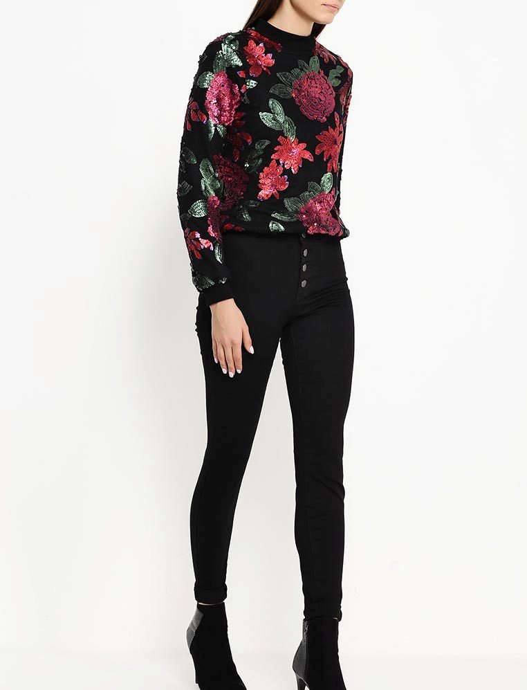 Black jeans of an American with a blouse in Lamoda