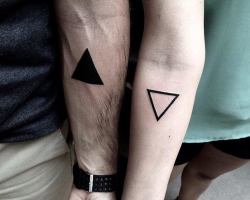 Tattoo Triangle for Men and Women: Ide, Sketsa, Makna, Gambar Populer, Contoh dengan Foto