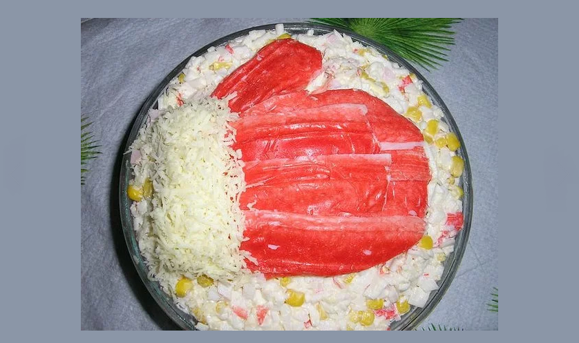 How to deliberately prepare a ladies' whim with crab sticks: recipe in layers