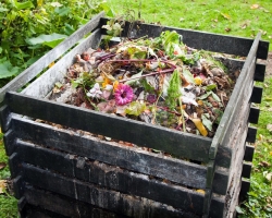 How to make compost with your own hands? How to use weeds after weeding?