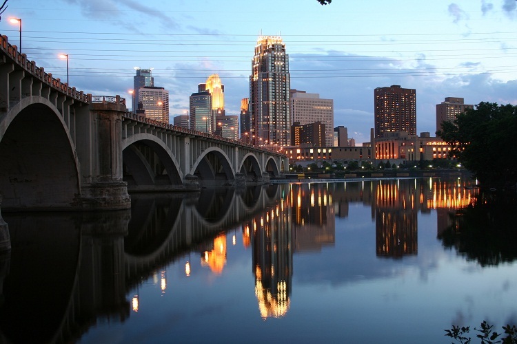 Mississippi flows through 10 states