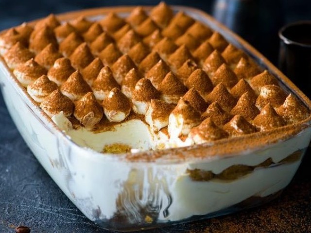 Tiramisu Creme erwies sich als flüssig: Gründe und wie man es behebt? Was kann bei der Vorbereitung von Tiramis sonst noch schief gehen: Wie kann man Fehler vermeiden?