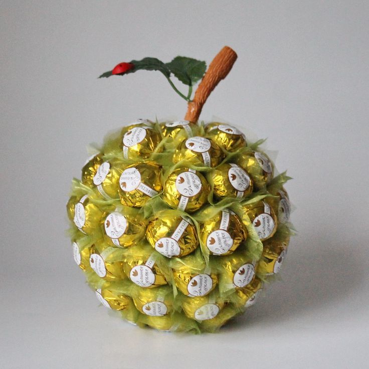 DIY ideas of beautiful New Year's balls