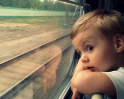 The passage of children in trains. A children's ticket to the train to what age?