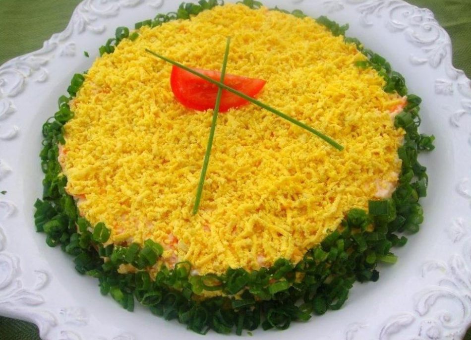 Decoration for the festive puff salad 