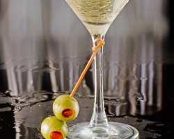 Martini: Minuman seperti apa, berapa derajat, bagaimana cara minum dengan benar?