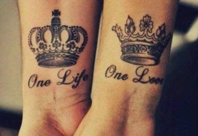 Татуировки для влюбленных, которые чувствуют себя по-королевски