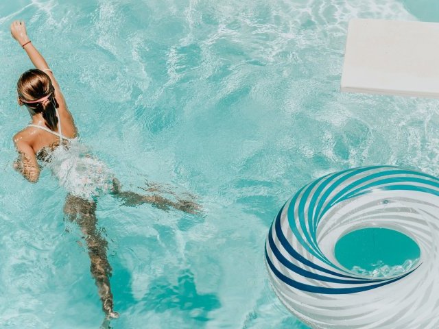 Is it possible to visit the pool during menstruation?