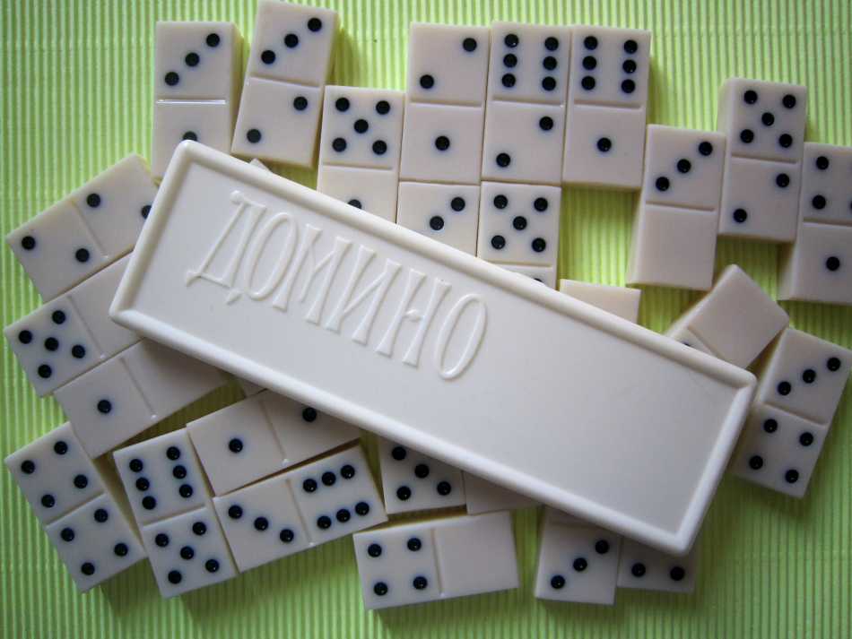 Nós jogamos dominó