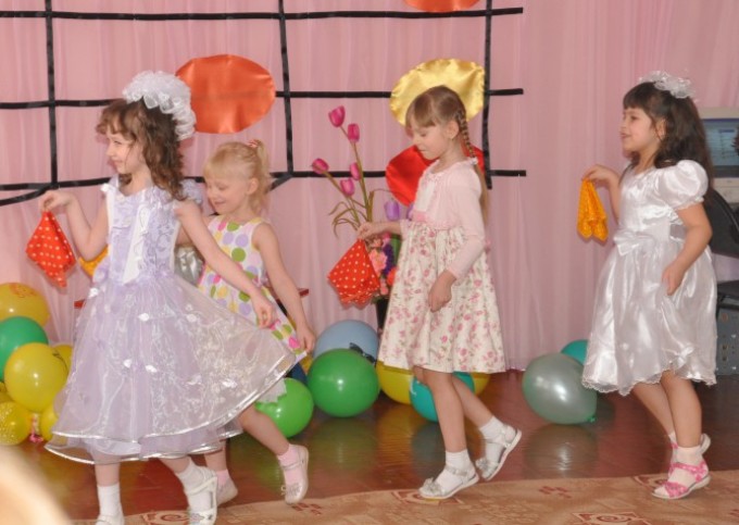 Danza de chicas en la matiné