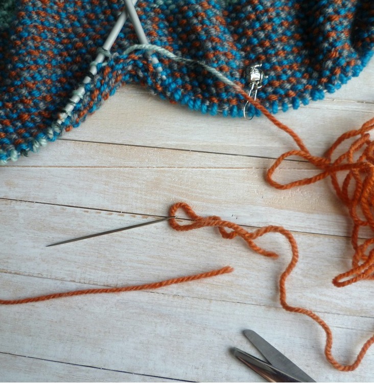 How to combine threads when knitting with knitting