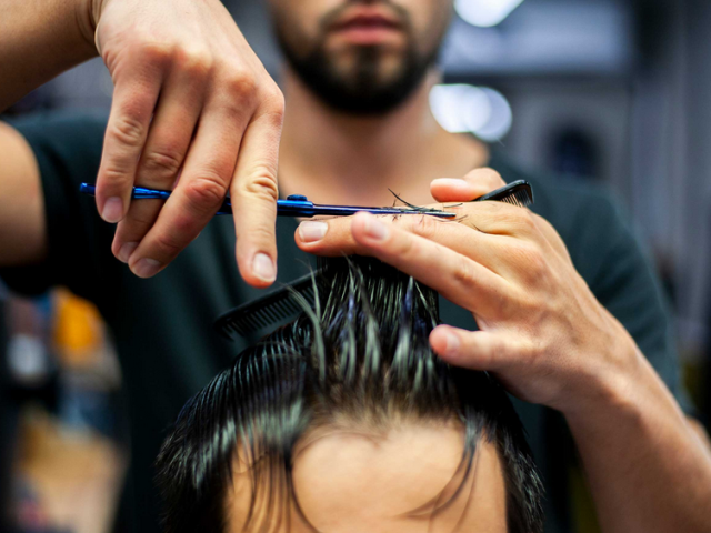 Can Muslims cut their hair on Friday? On what days can Muslims cut their hair?
