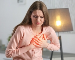 Kaj storiti s srčnim infarktom doma: simptomi, prva pomoč, nasveti, preprečevanje