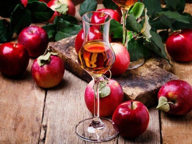Calvados: How to drink it, brands, recipes for cooking calvados at home