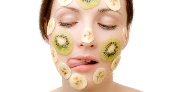 Gesichtsmaske und Banane