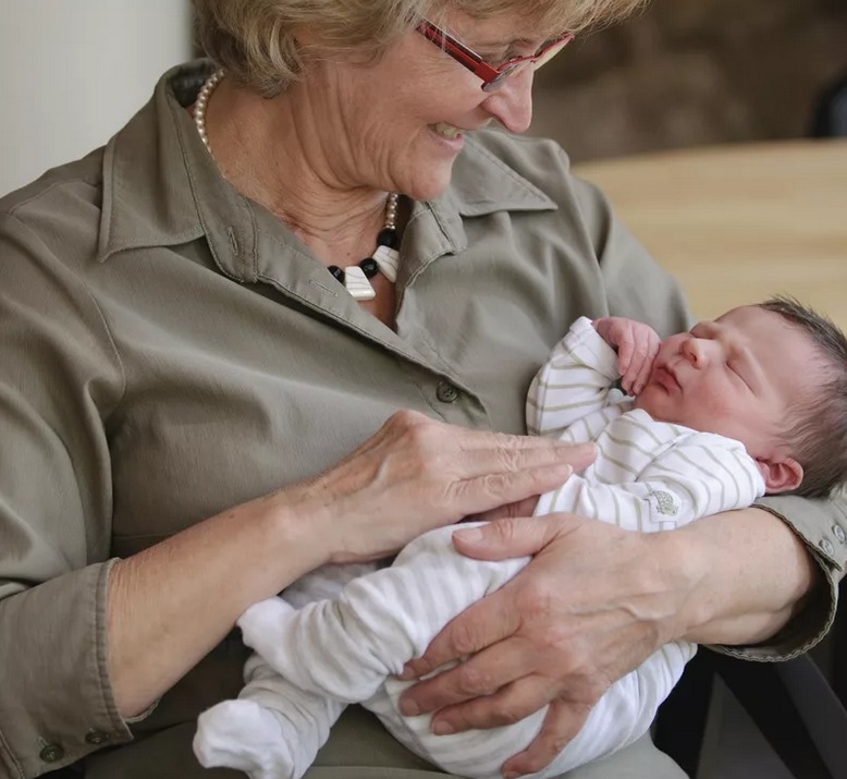 Mandamiento No. 2 - Apoyo de la abuela