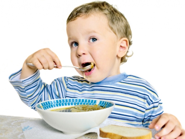 Чем кормить ребёнка после года? Меню ребенка после года: таблица