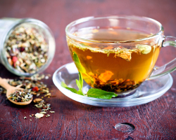 The composition and proportions of the herbs of monastery tea with hypertension, psoriasis, allergies, thrush, diabetes, prostatitis, from sweating, acne, from the stomach, heart? How to prepare and accept monastic tea - instructions for use