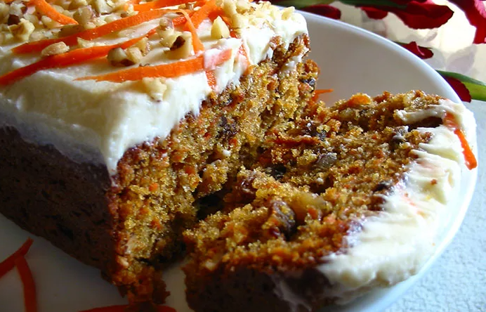 Морковный торт с маком и грецкими орехами
