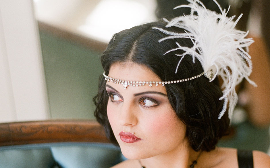 Wedding hairstyle with feathers