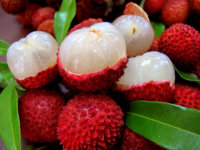 Exotic fruit of faces - fruits, bones, peel: composition, vitamins, beneficial properties and contraindications for the body of women, men, children, pregnant women, with breastfeeding, photo. Fruit, Lich's berry: how to choose, clean, store, as is?