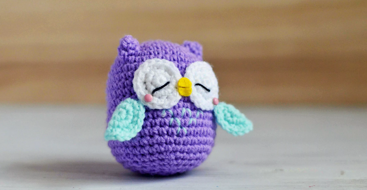 Jouet hibou endormi avec vos propres mains crochet