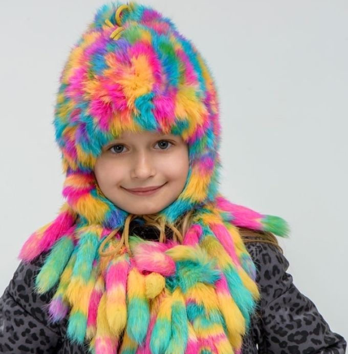 Fashionable children's hats of bright ornament