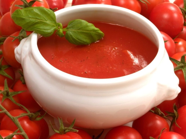 Ketchup fatto in casa dai pomodori per l'inverno: le migliori ricette, segreti della cottura. Ketchup 