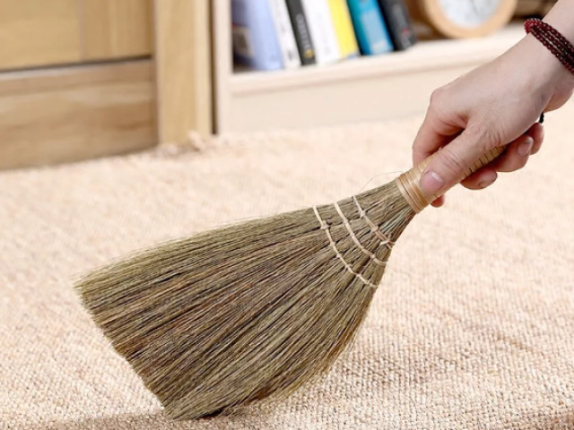 How to properly revenge a broom: signs. How to put a broom after sweeping it: signs