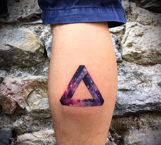 Треугольник пенроуза - отличная идея тату