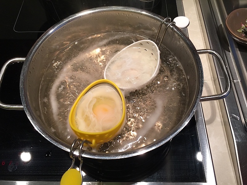 Pashot egg is prepared in boiling water with or without vinegar