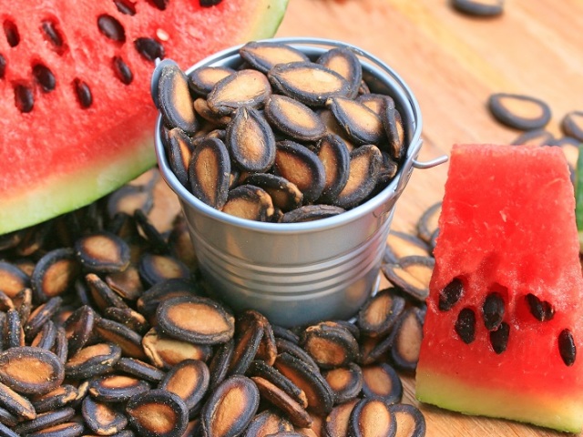 Is it possible to eat a watermelon with bones: is it not harmful, are watermelon bones digested? Watermelon seeds: beneficial properties and contraindications