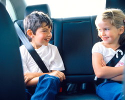 What to do so that it does not rock transport: tablets, folk recipes, a bracelet from motion sickness in transport for children and adults, instructions, tips