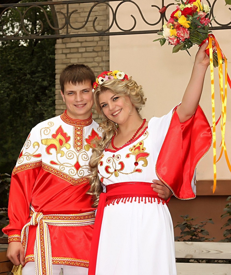 Костюм на свадьбу в русском стиле для молодоженов