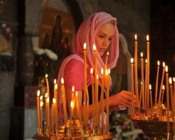 Сколько свечей надо покупать и ставить в церкви