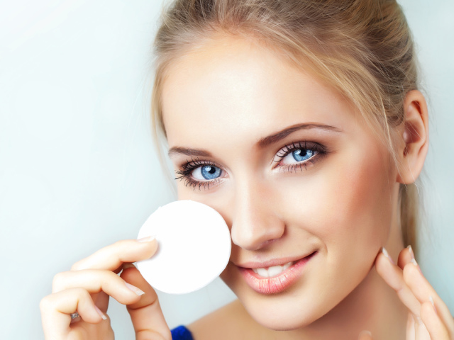 How to remove makeup correctly, the better to remove makeup: a rating of finished products. Natural makeup removal: what to choose? Common mistakes when removing makeup