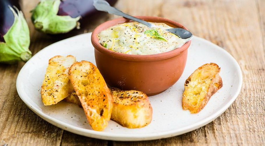 Puree soup from the remains of children's vegetable puree