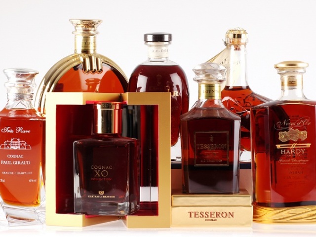 Το αγαπητό Cognac είναι ελίτ, αποκλειστικό, loafer: είδη, μάρκες, κατά προσέγγιση τιμές. Ποιο Elite Cognac θα αυξηθεί στην τιμή με την πάροδο του χρόνου; Το πιο ελίτ κονιάκ στον κόσμο: όνομα, τιμή