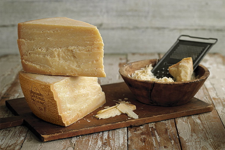 Сыр пармезан, изготовленный собственноручно