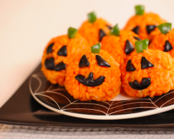 Ketika mereka merayakan Halloween: Date. Hidangan Halloween: Resep mengerikan untuk kue, permen, minuman, makanan ringan