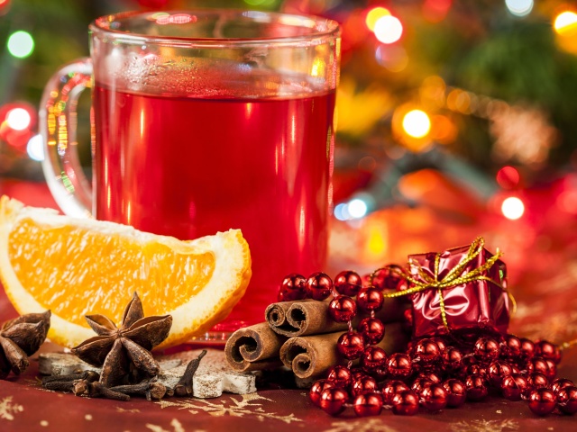 Алкогольный глинтвейн к Новому году и Рождеству из фруктового сока с коньяком, ромом, водкой: лучшие рецепты напитка. Как приготовить вкусный горячий алкогольный глинтвейн к зимним праздникам?