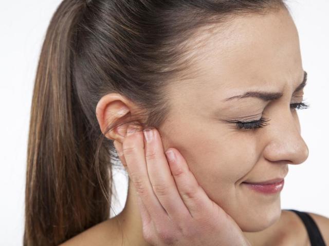 What to do if the ear was blown: first aid, which drops are the most effective?