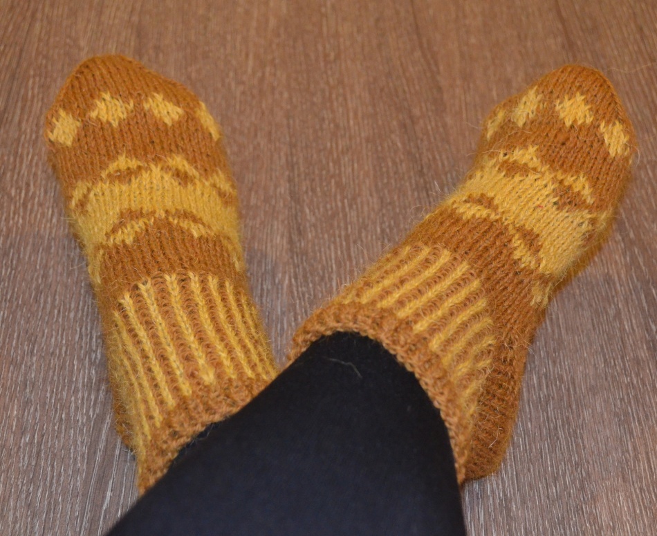 Mustard powder can be added into socks.