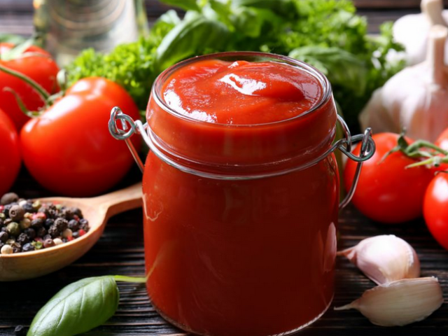 Ali morate v domači kečap dodati rastlinsko olje: recepti okusnega kečapa